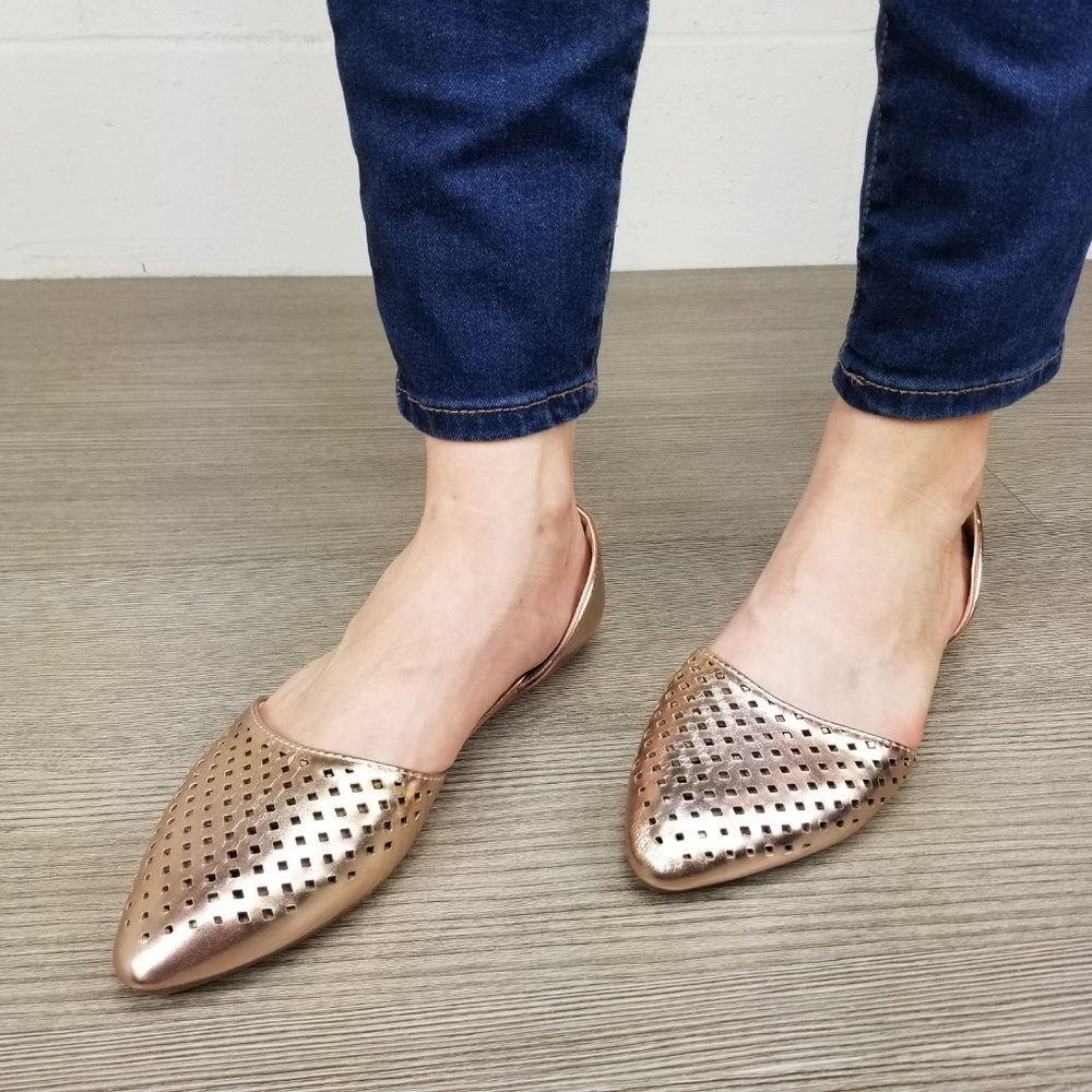 Pointed Toe Perforated Gold Rose Flats - L 13135 - Picture 7 of 8